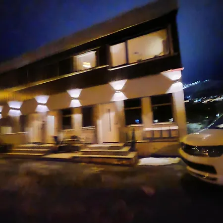 Leilighet Sentralt Med 4 Soveplasser. * Narvik