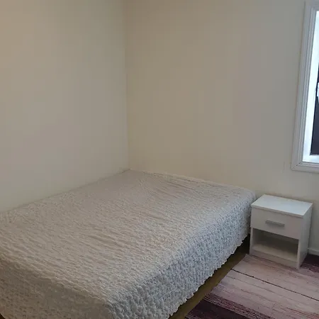 Leilighet Sentralt Med 4 Soveplasser. Appartamento