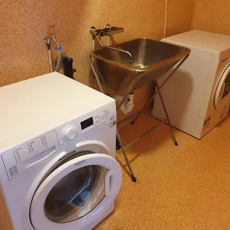 Leilighet Sentralt Med 4 Soveplasser.