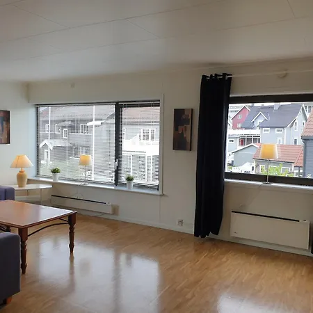 Leilighet Sentralt Med 4 Soveplasser. Appartamento *